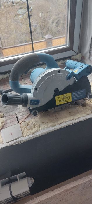 Продам Штраборез Bull