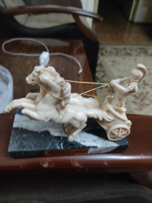 Продается итальянская статуэтка