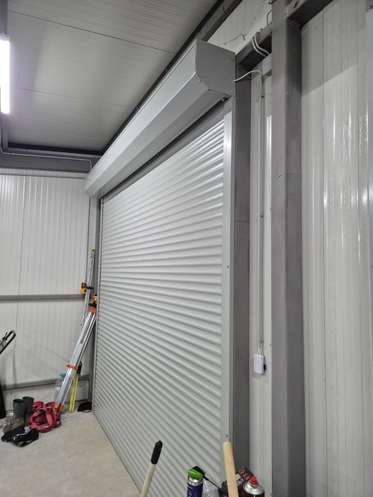 Гаражна ролетна врата щора