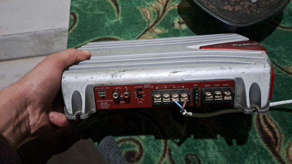 Продаю усилитель в хорошем состоянии