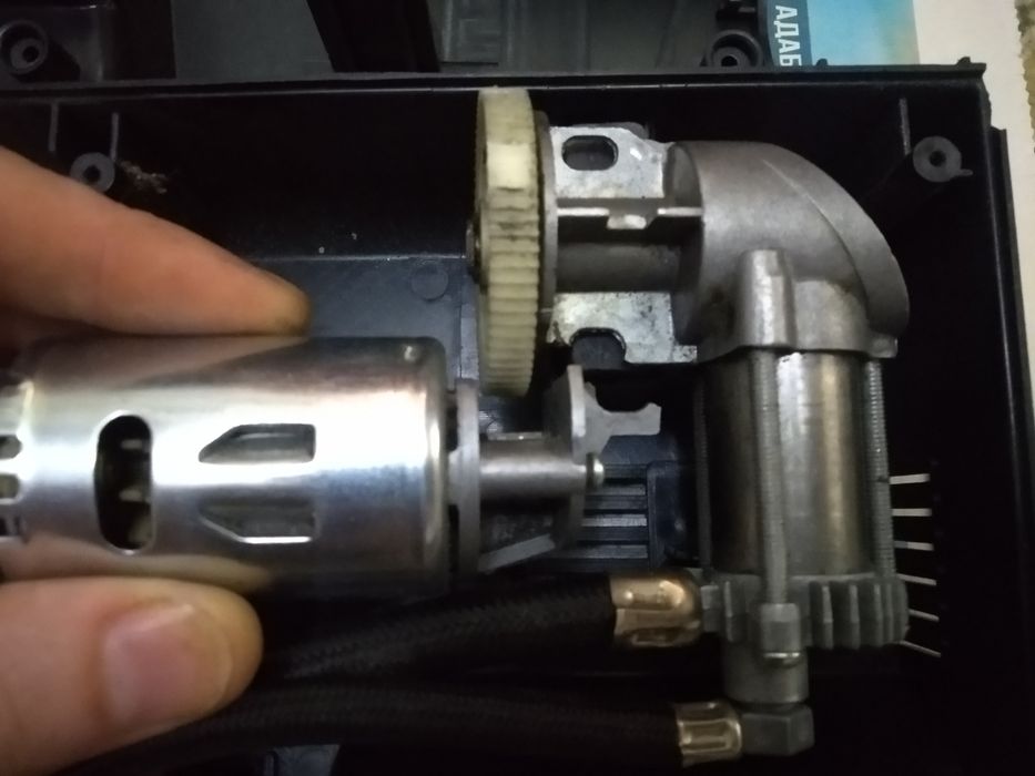 Автомобильный насос,компрессор,для накачки шин. Не рабочий.