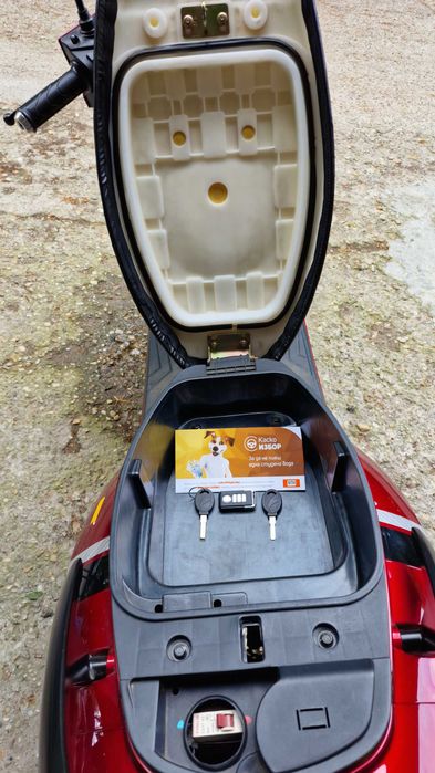 Електрически скутер червен  модел Kuba GT5  2000W  регистриран в КАТ.