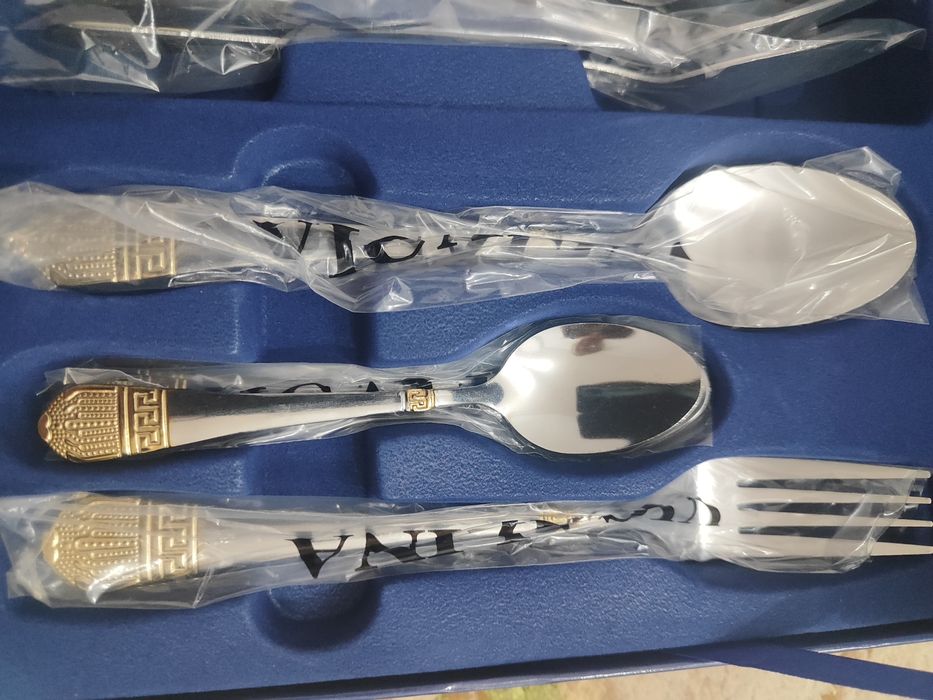 Продам столовый набор ложек