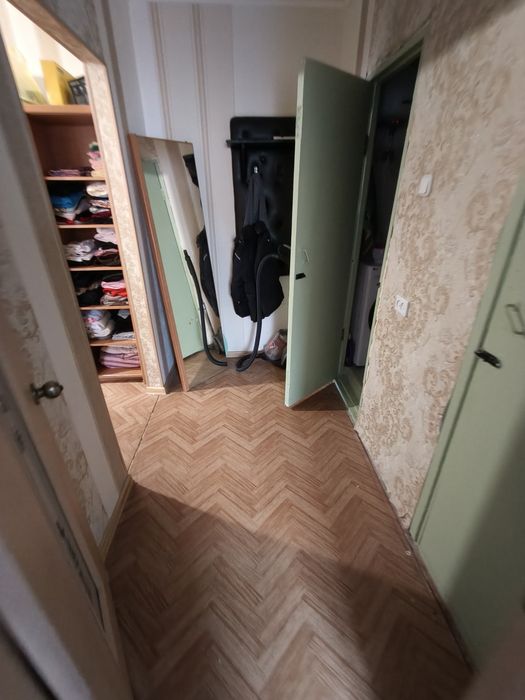 подселение девушки
