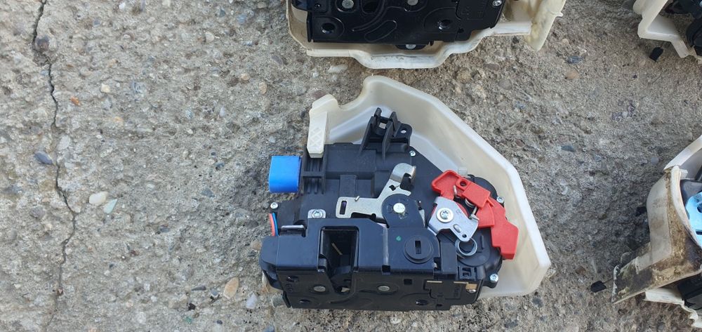 Broasca fata spate stanga dreapta golf 5 plus skoda oct 2 touran jetta