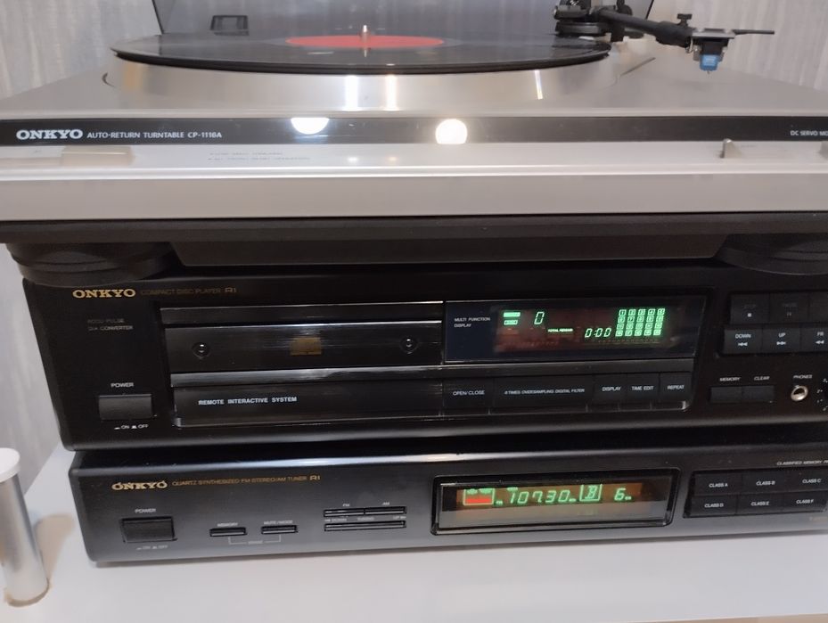 Стойка ONKIO, усилитель , дека, тюнер