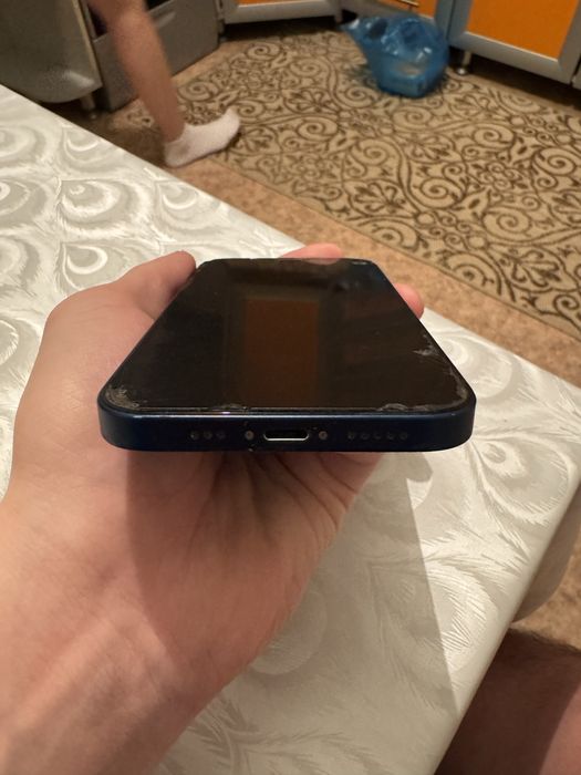 айфон 12 в синем цвете