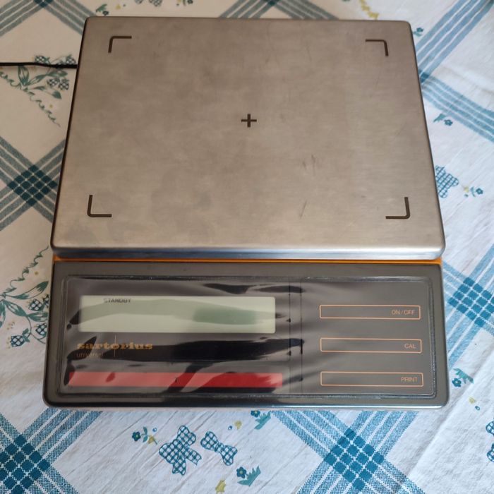 Електронна везна SARTORIUS до 3000 гр