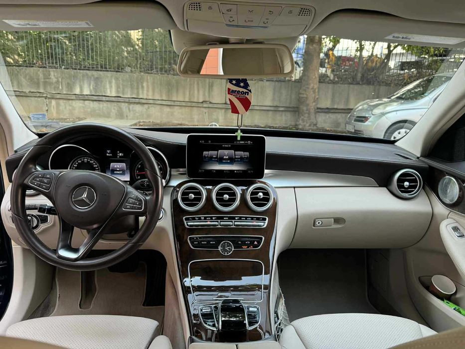 Мерцедес С300L 4Matik седан