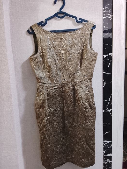 Продам платье женское