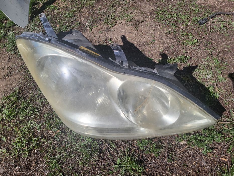 Продам б/у фары Тойота Ипсум