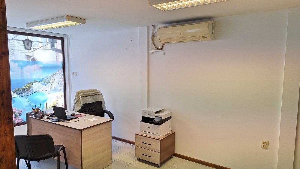 Дава се под наем Офис в Варна, Център - 47 кв.м за 493.68 € - Снимка #1