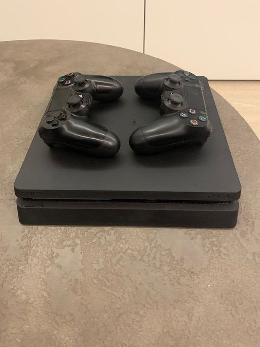 Play Station 4 Slim 1TB