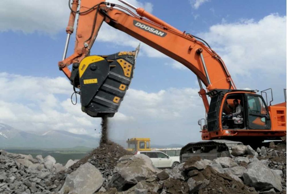 Cupe concasoare MB Crusher BF150.10 pentru excavatoare 70-100 ton