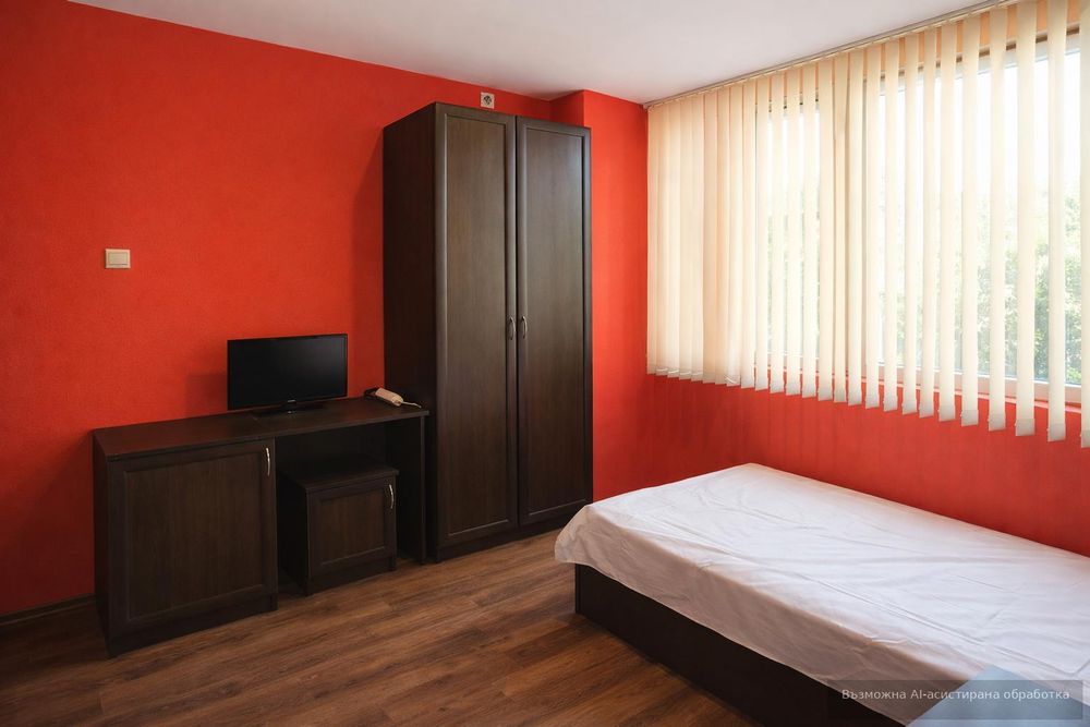 Дава се под наем Едностаен апартамент в Варна, Левски - 30 кв.м за 330 € - Снимка #1