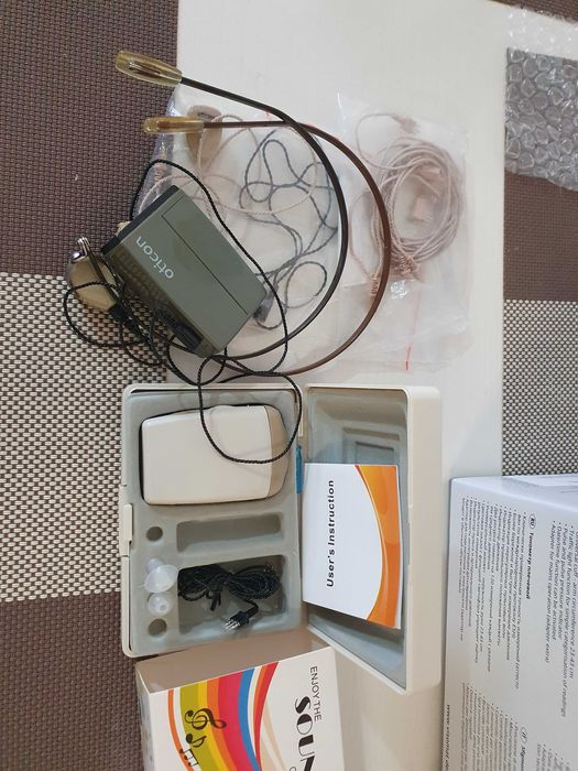 Нов джобен слухов апарат сименс с диадема  8бр кабели