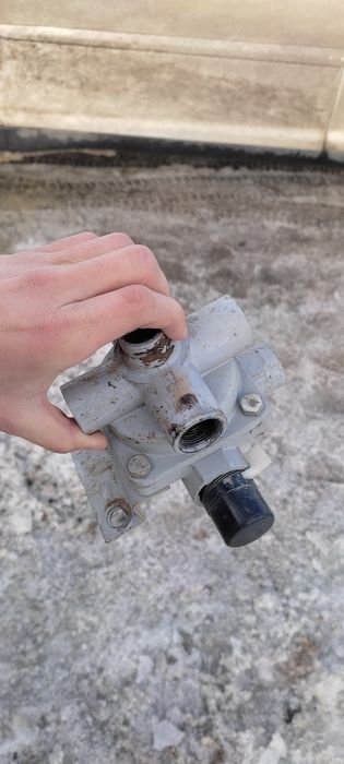 Тормозной кран прицепа