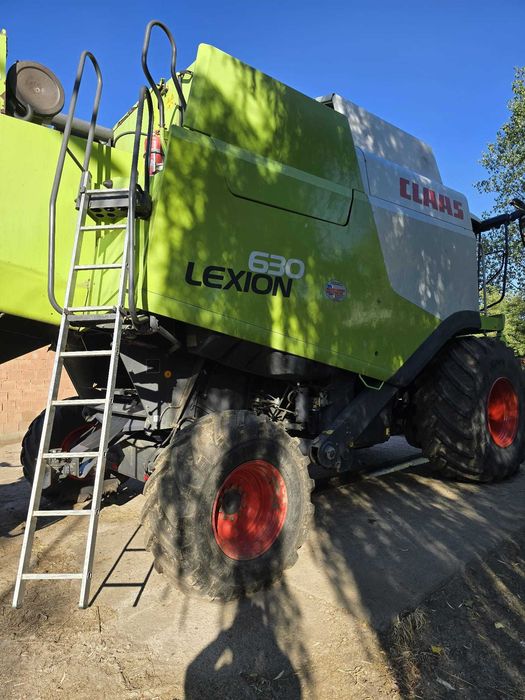 Vand combina Claas Montana 630 , 4*4 , cu heder 6 m paioase