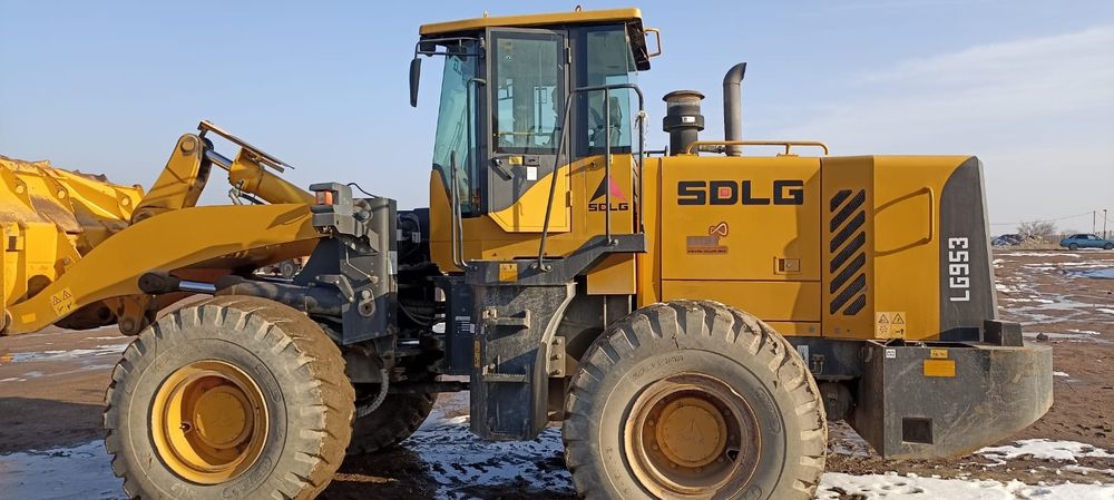 Погрузчик фронтальный