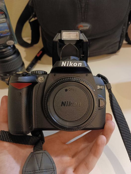 Nikon D40 жирный комплект