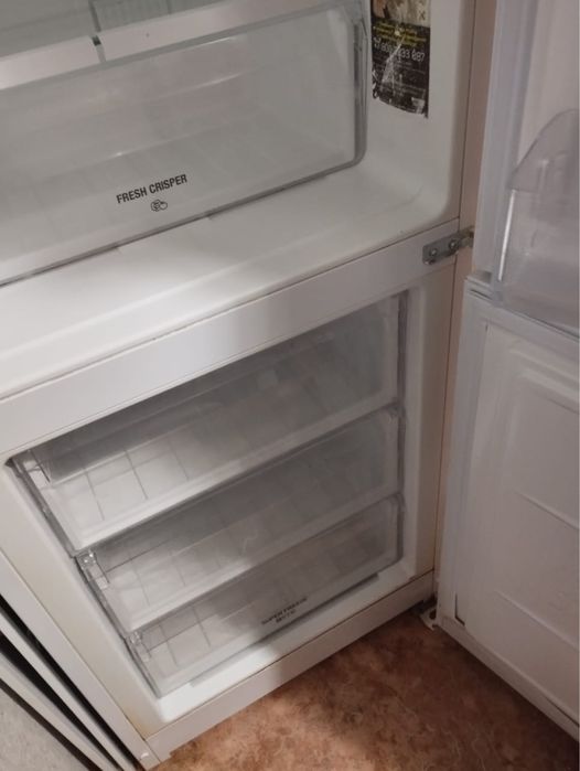 Холодильник б/у мотор рабочий