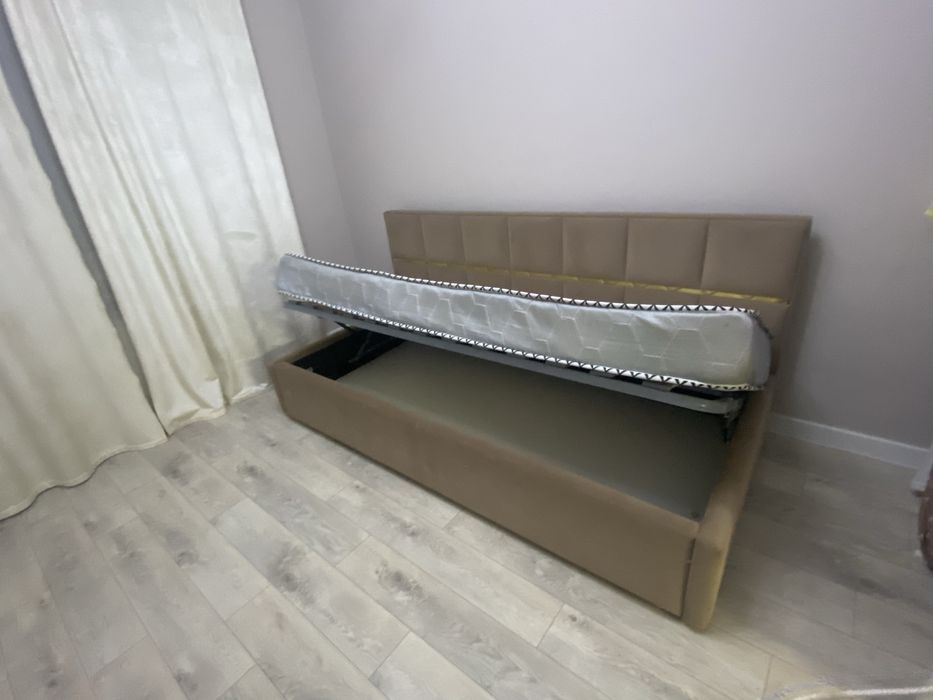 Продам кровать,с матрасом