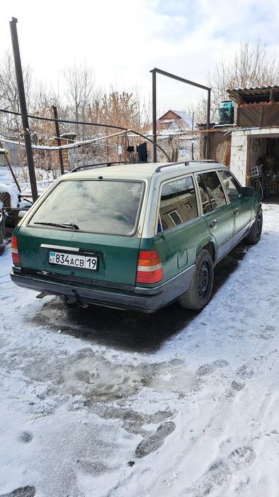 Мерседес 124 универсал 2.3