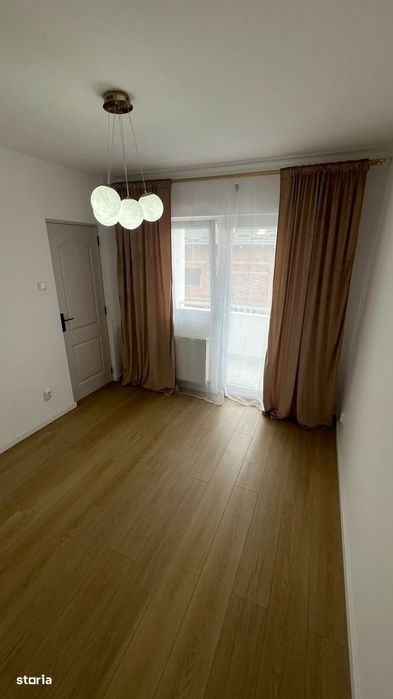Apartament cu 2 camere RENOVAT situat la ETAJUL 2 !!!
