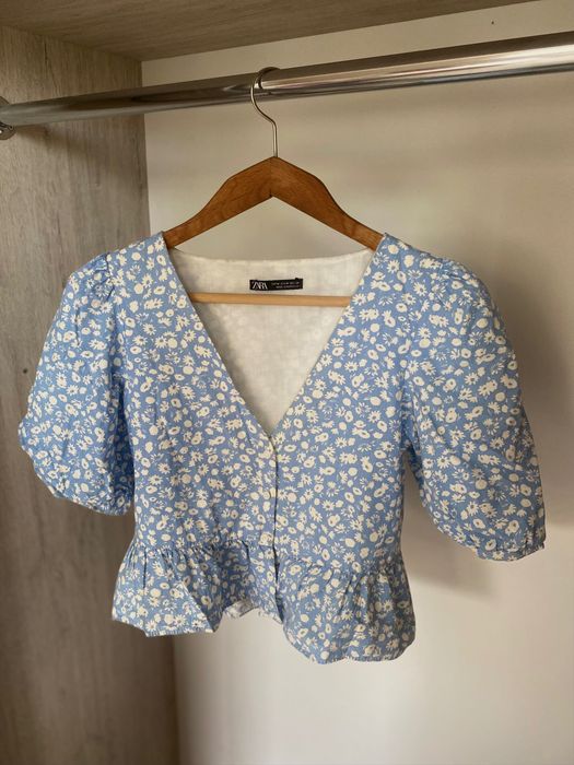 Рокли и топове ZARA