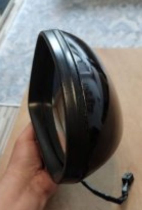 Оригинално Ел.огледало от Опел Корса Д Работи си ,има леки външни забе