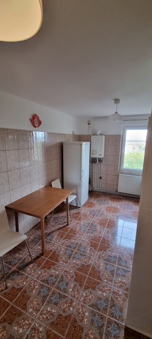 Inchiriez apartament cu 2 camere