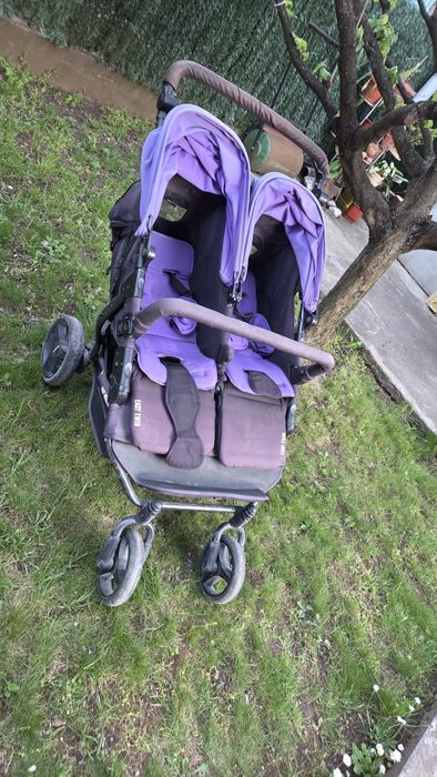Бебешка количка за близнаци