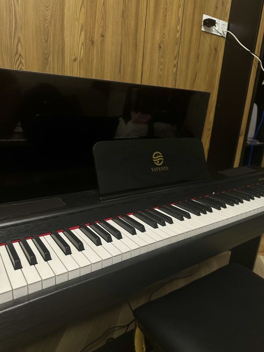 Продам электронное пианино Yafente