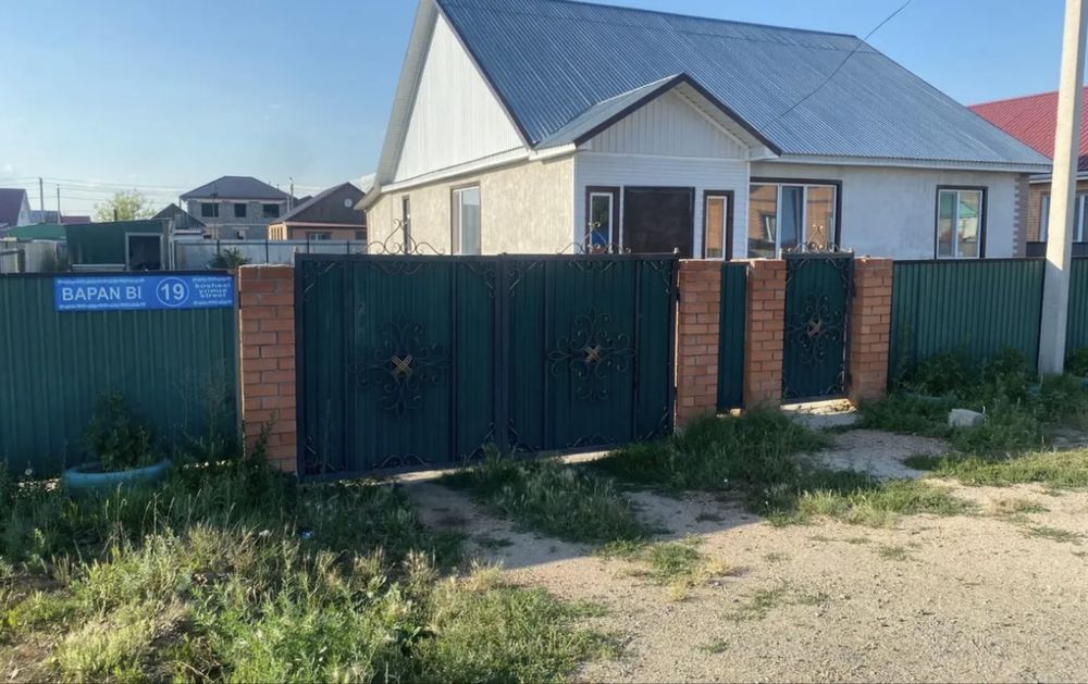 Продаётся просторный дом 100 м² на участке 10 соток с баней и теплицей