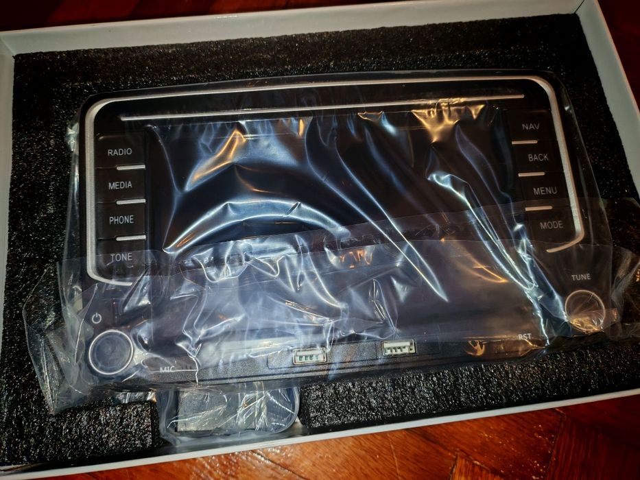 Navigație dedicată Volkswagen cu cameră marșarier