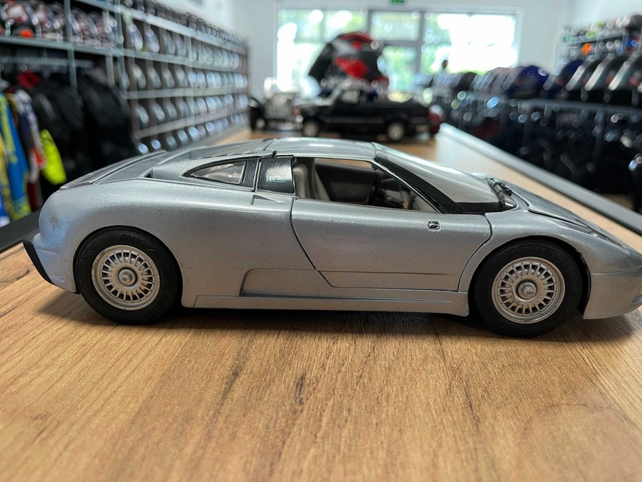 BBUARGO   метален колекционерски модел BUGGATI EB 110 1:18 мащаб