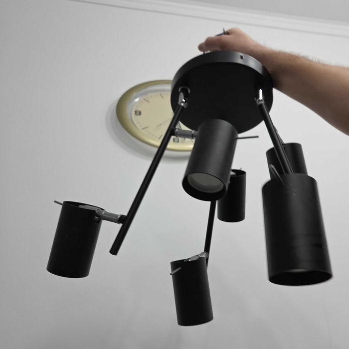 Продам люстры черные