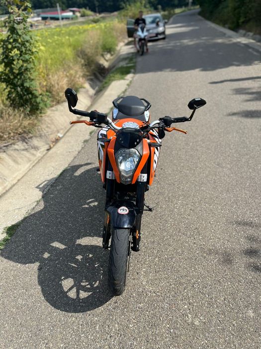 Se vinde ktm duke 125 2015 abs