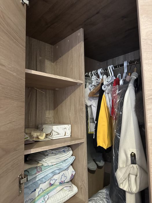 Угловой шкаф вместительный