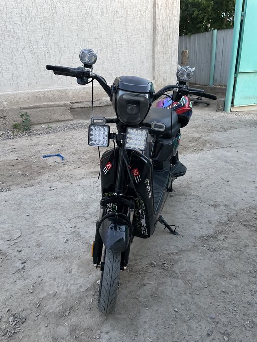 Скутер гарантиясы бар.бірақ 1күн