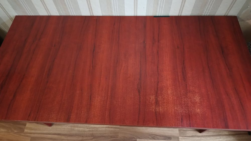 Бюро с размери 70/140см