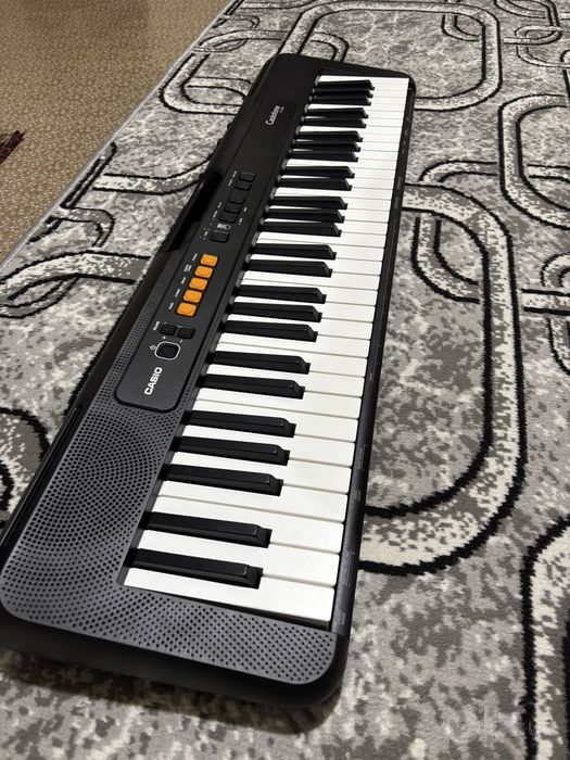 Продам синтезатор Casio Casiotone CT-S100 практически новый!