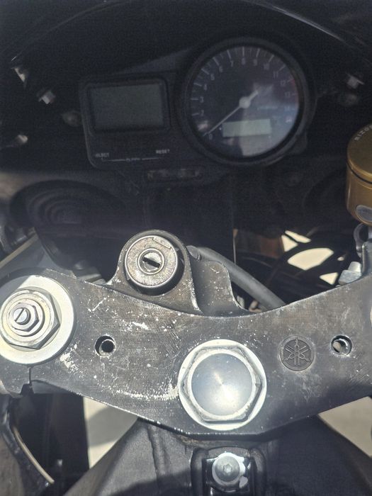 Yamaha r1 1000cm