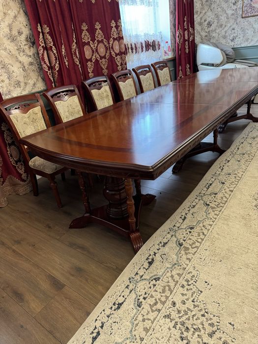 Продаётся стол