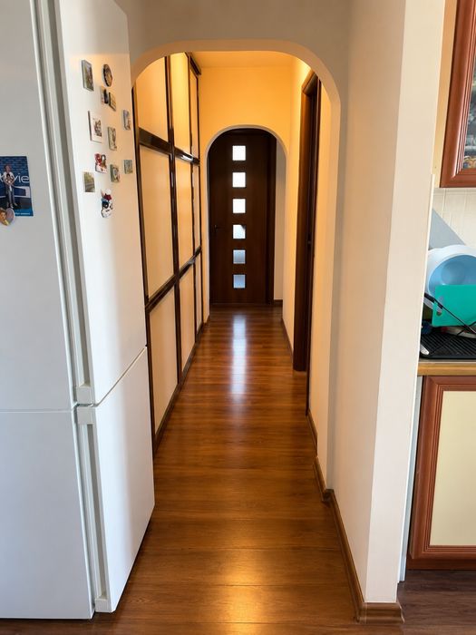 Proprietar vând apartament cu 3 camere.