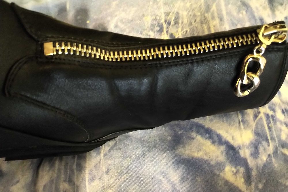 Зимни боти, купени от Дайхман CTW