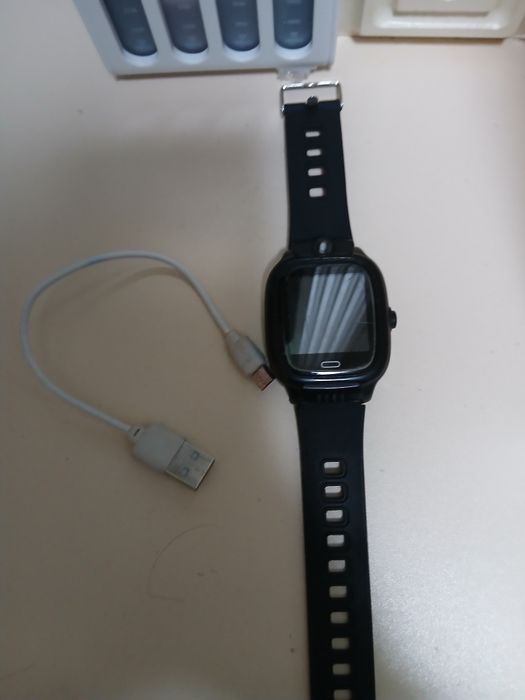 Часы выставляться SIM карта