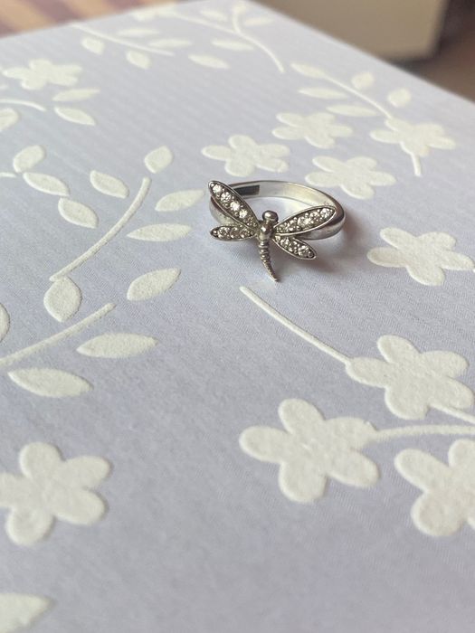 Елегантен сребърен дамски пръстен