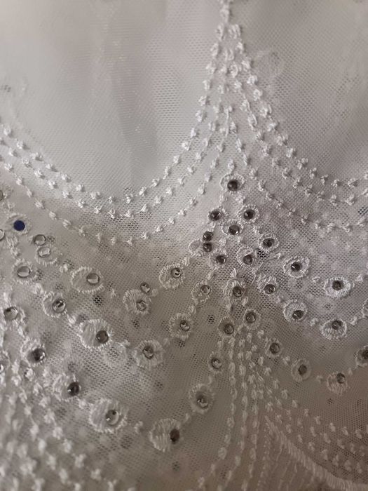 Тюль сетка с вышивкой и стразами
