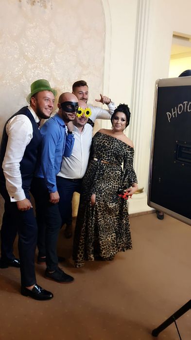 Cabina Foto cu print Nelimitat & Fum Greu/ Laser Valsul Mirilor